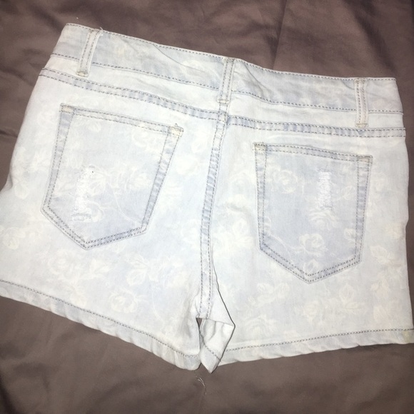 Super stretchy shorts! - Picture 3 of 3